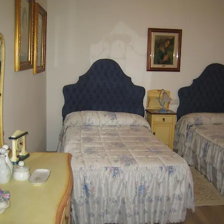 Casa Constanza Vega de Infanzones